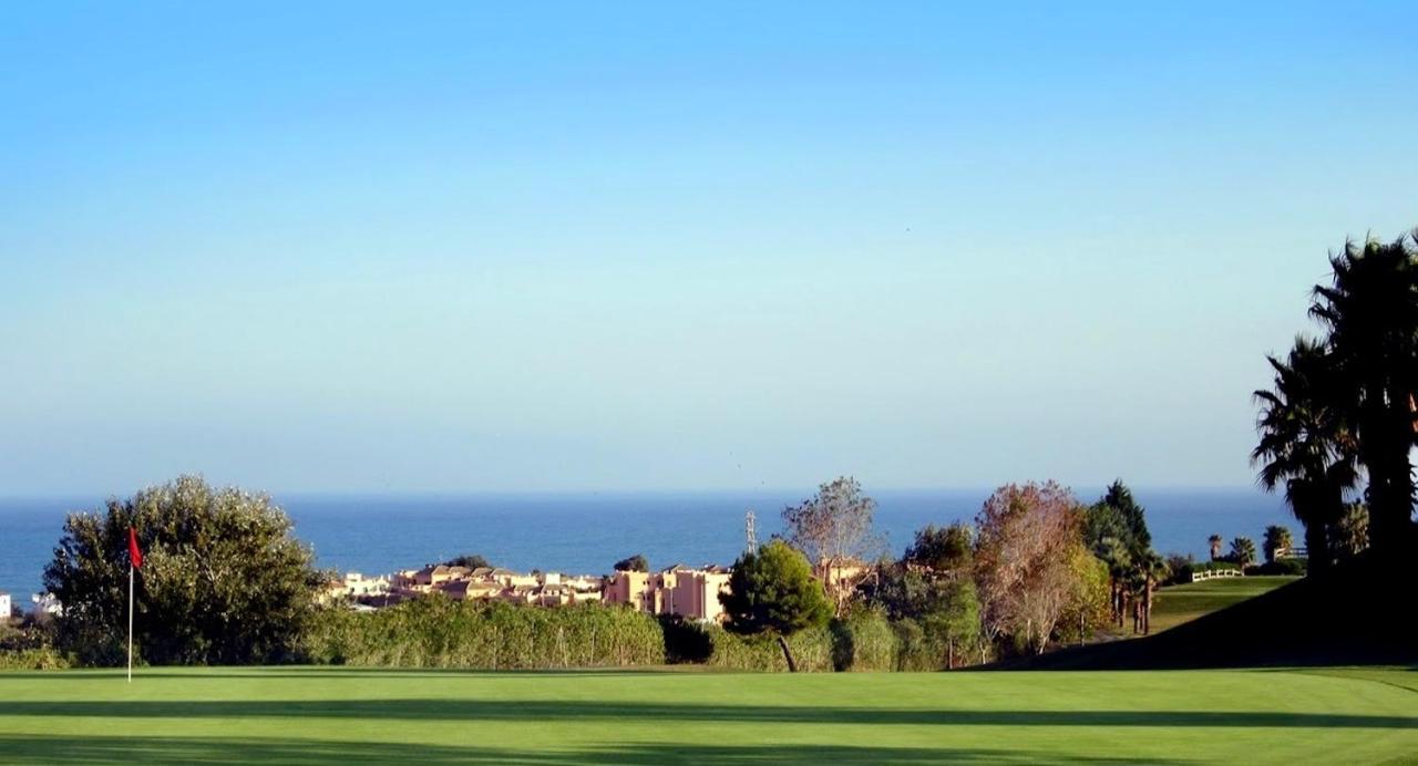 Casares Beach Golf Apartment With Private Garden Direct Pool Access Dış mekan fotoğraf