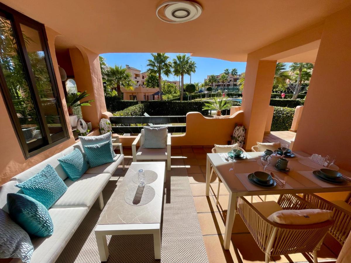 Casares Beach Golf Apartment With Private Garden Direct Pool Access Dış mekan fotoğraf