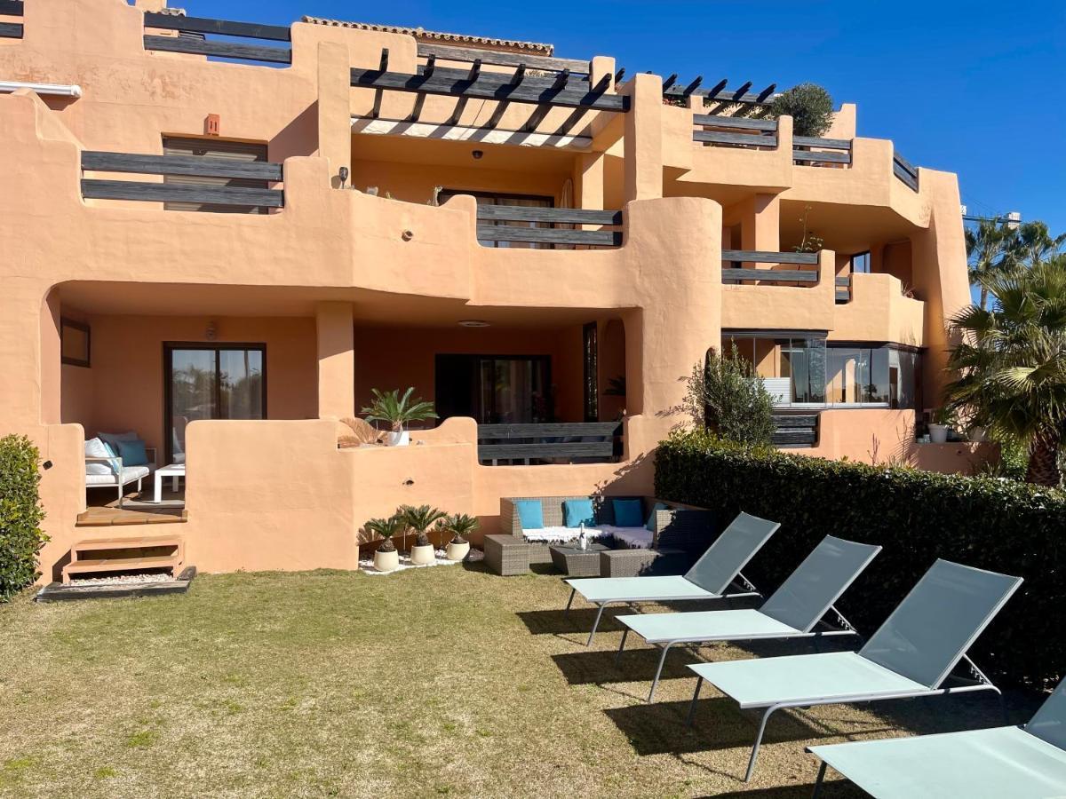 Casares Beach Golf Apartment With Private Garden Direct Pool Access Dış mekan fotoğraf