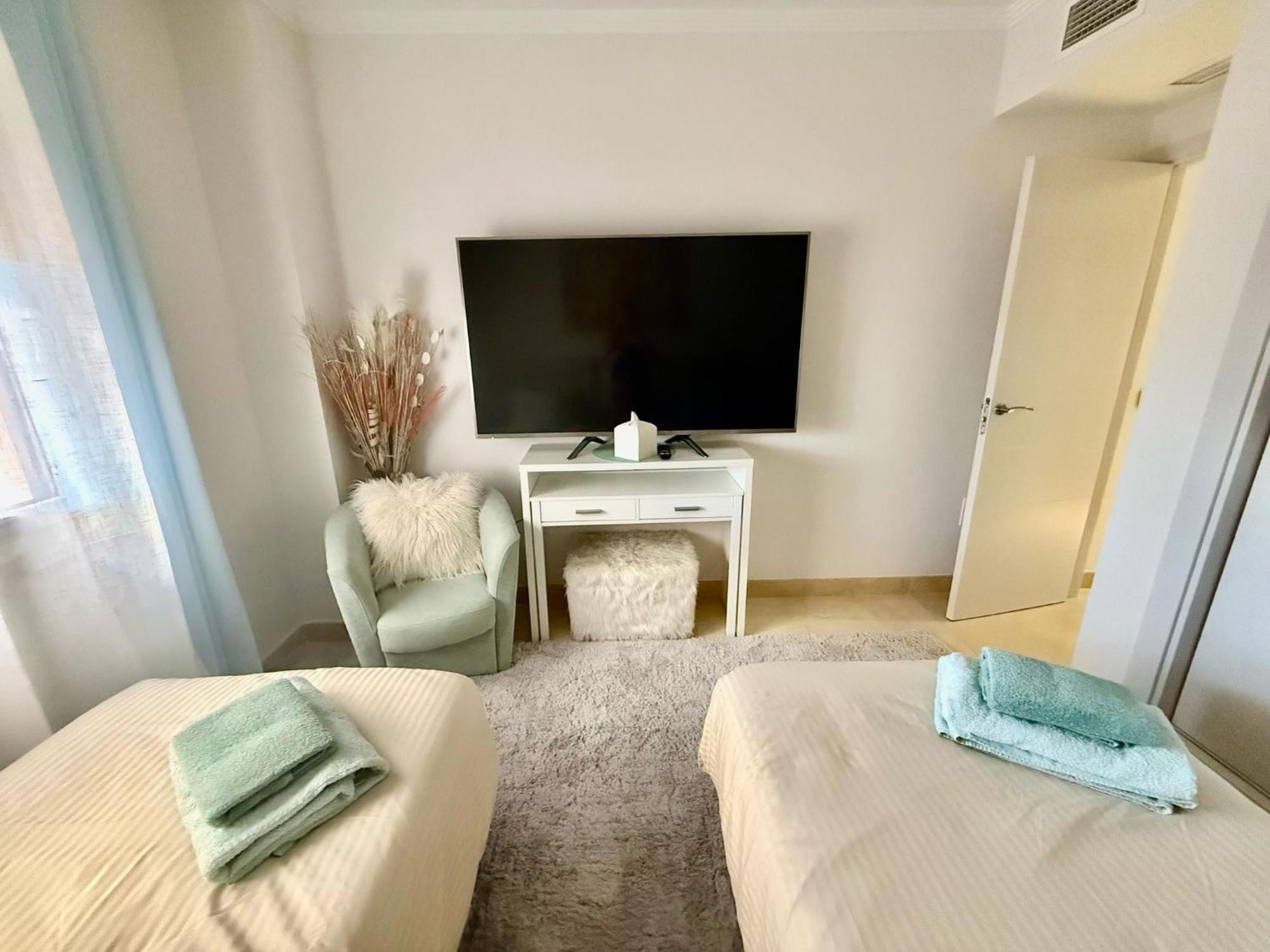 Casares Beach Golf Apartment With Private Garden Direct Pool Access Dış mekan fotoğraf