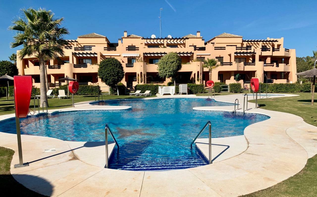 Casares Beach Golf Apartment With Private Garden Direct Pool Access Dış mekan fotoğraf